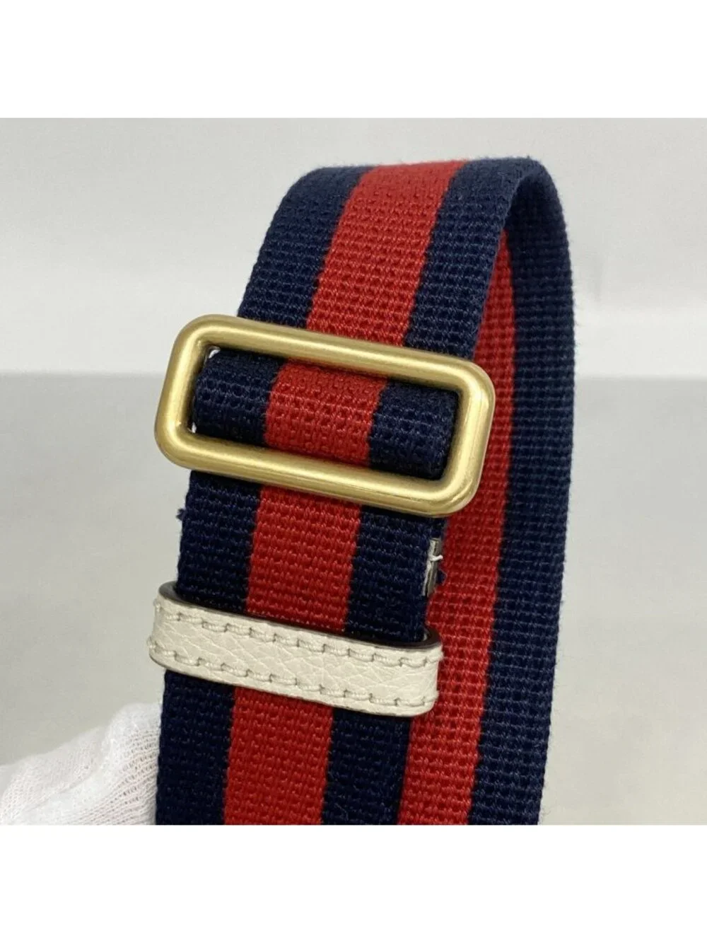 Gucci Waist Bag Leather White Gold